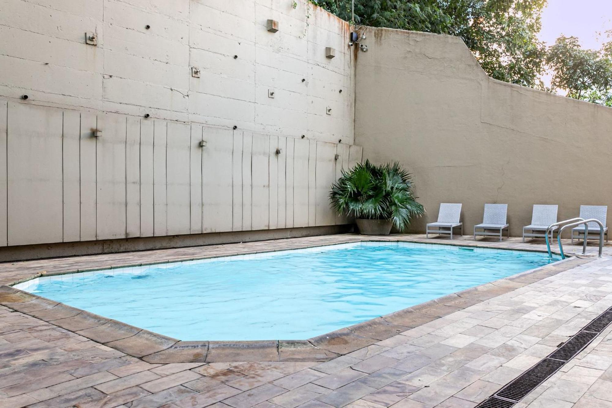 Apartamento Com Piscina Em Copacabana | Pi 500/307